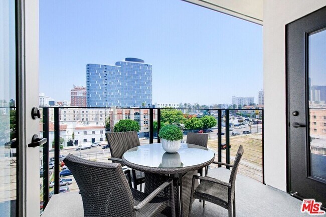Building Photo - 2847 Leeward Ave Unit 603