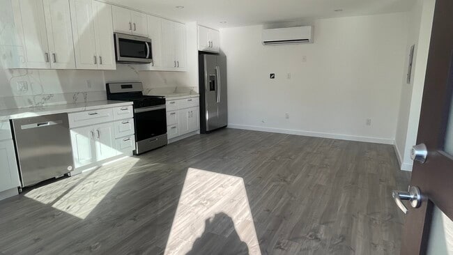 Photo - 4314 Allott Ave Unit 4312