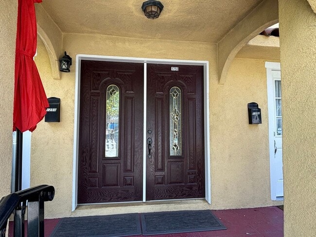 Photo - 1250 E Villa St Unit 1250