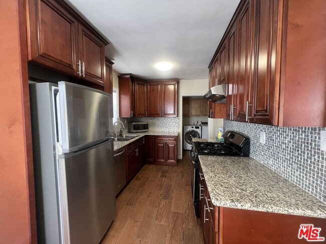 Photo - 149 S Gramercy Pl