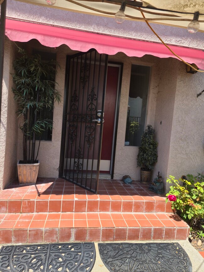 Front Entry - 1441 Madison Ave