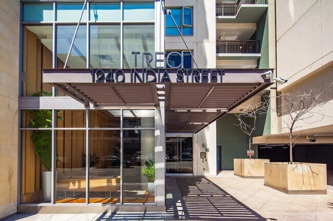 Front Entry - 1240 India St Unit Mod Lux - Little Italy