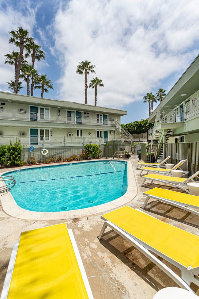 Photo - Aztec Pacific Apartments