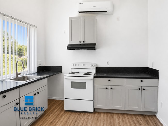 Photo - 13441 Vanowen St Unit 1