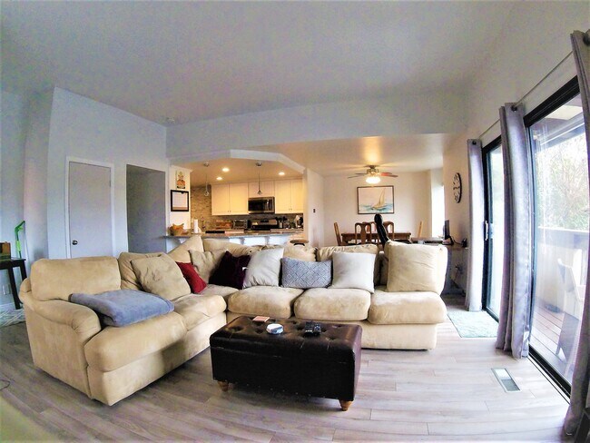 Photo - 6684 Reservoir Ln