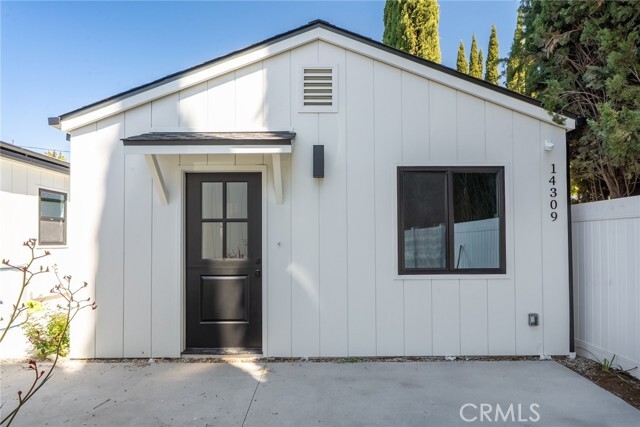 Photo - 14309 Califa St House