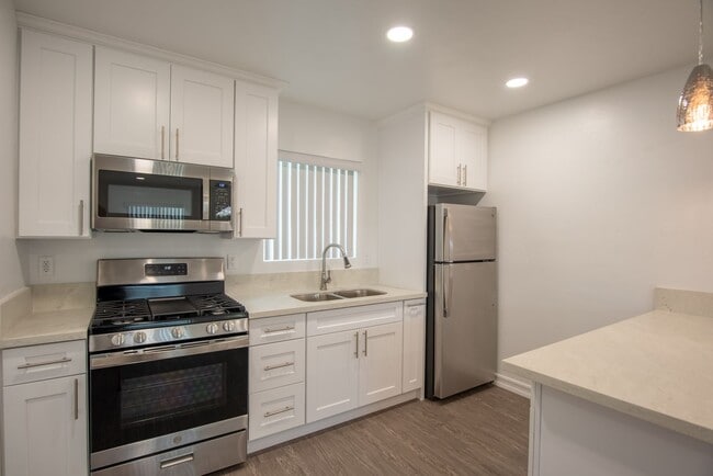 Photo - 462 Davidson St Unit B