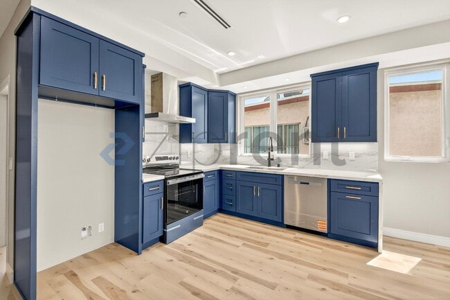Photo - 227 N Burlington Ave