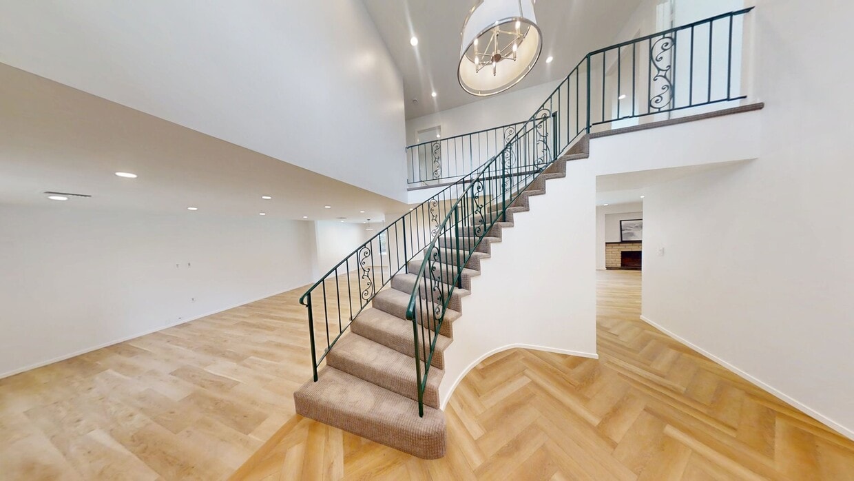 3D Tour - 3062 Arrowhead Dr