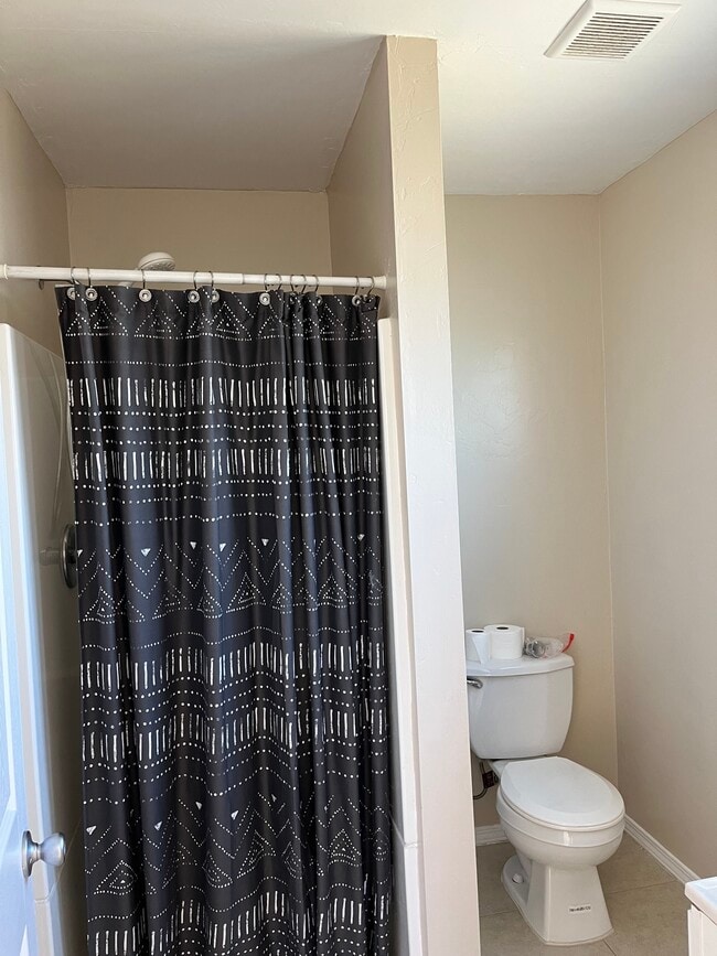 Photo - 1596 Greenfield Dr