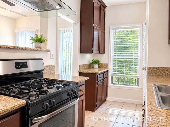 Photo - 4526 Edgewood Pl Unit 4526 1/2