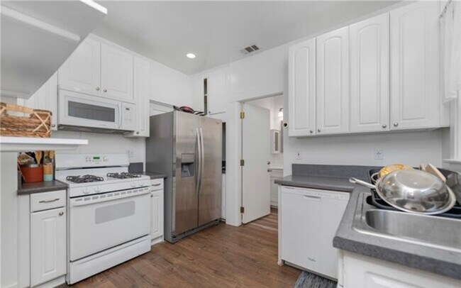 Photo - 2324 S Grand Ave