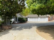 Photo - Beautiful 3-bedroom, 2.5-bath country-styl... House