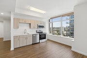 2BR, 2BA - 944SF - Kitchen - Ariel