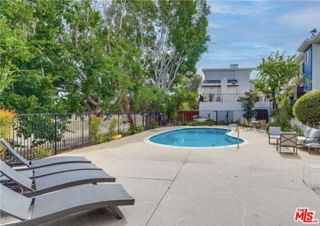 Photo - 5252 Coldwater Canyon Ave Unit 207