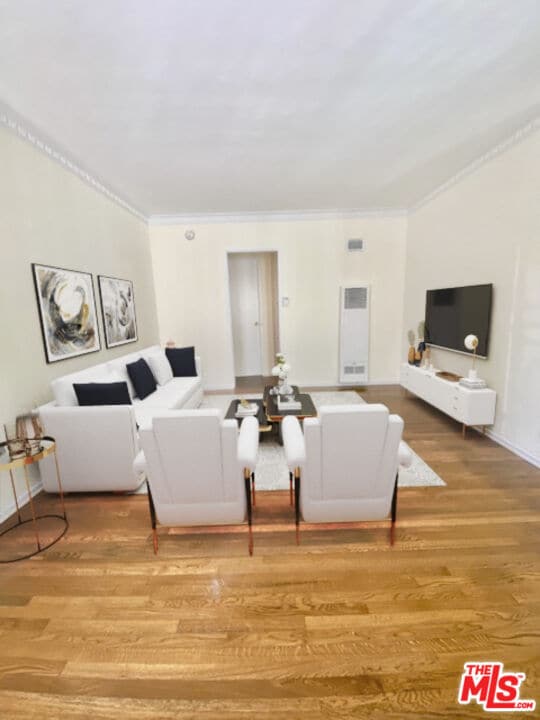 Building Photo - 422 S Maple Dr Unit 2