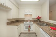 Photo - Emerald Victoria Apartments