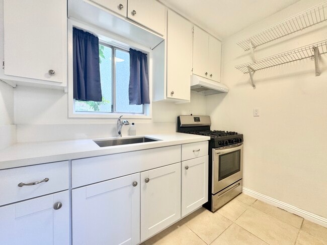 Photo - 5419 Harold Way Condo Unit 7