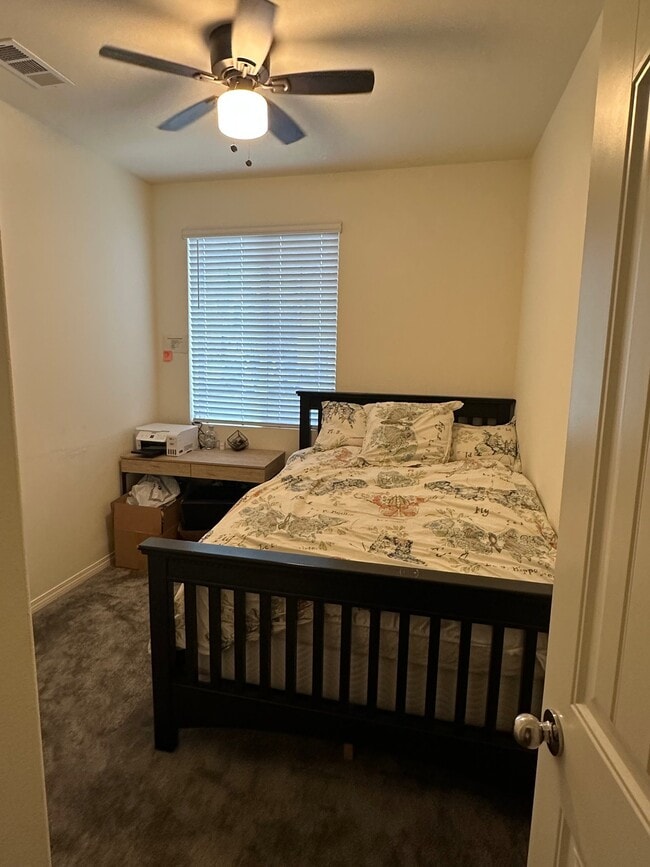 Building Photo - 16540 Wyndham Ln Unit 2