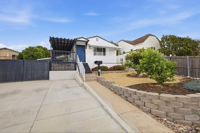 Photo - 7080 Mohawk St