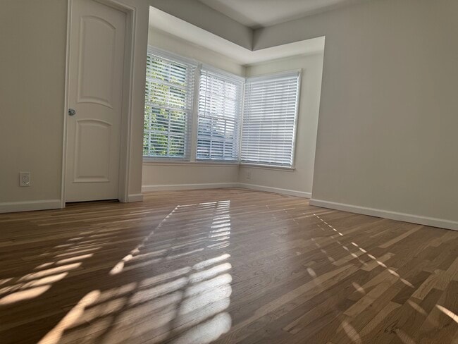 Photo - 9344 Valjean Ave