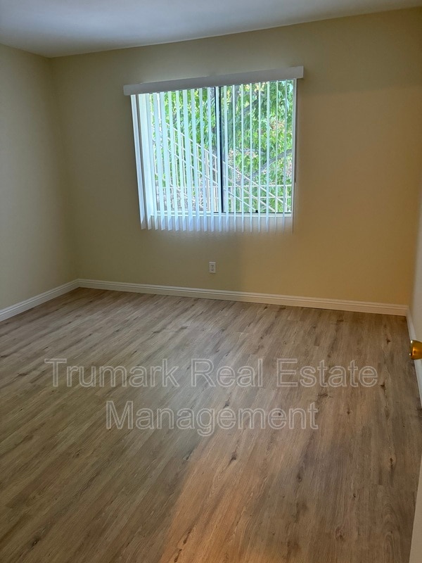 Photo - 2421 Montrose Ave Unit 201