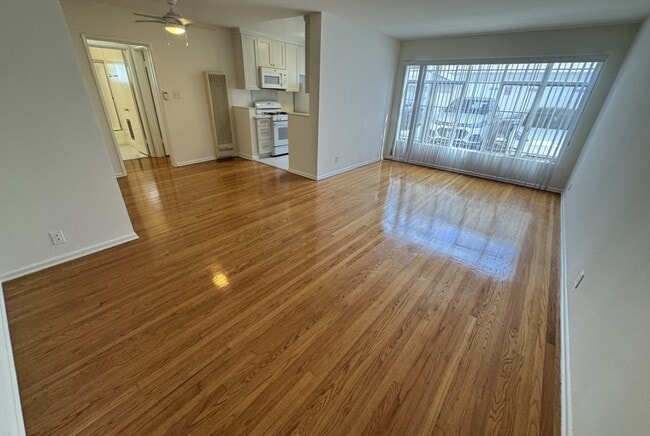 Photo - 11662 Sunset Blvd