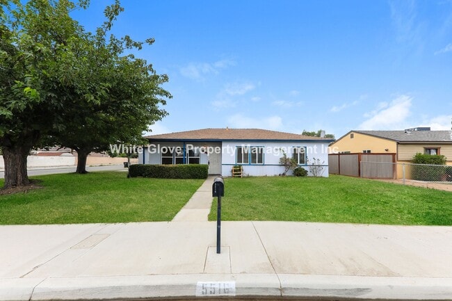 Building Photo - Charming Riverside 3 Bedroom Home with Spa...