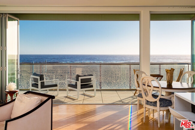 Photo - 6985 Trolleyway S