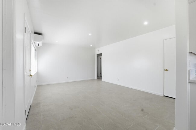 Photo - 38860 Deer Run Rd