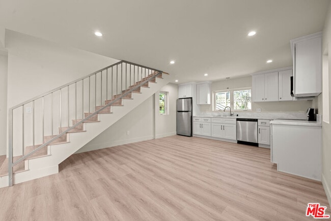 Building Photo - 1509 Edris Dr