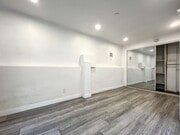 Photo - 1868 Unit 400 1/2
