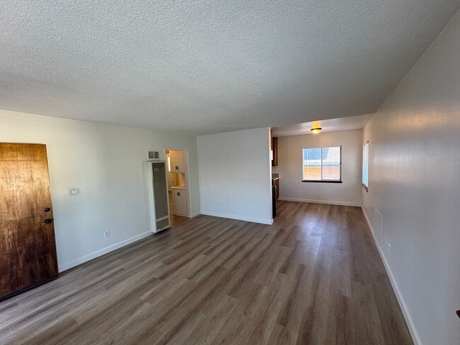 Photo - 673 W 22nd St Unit 673 W. 22nd St. Apt 4