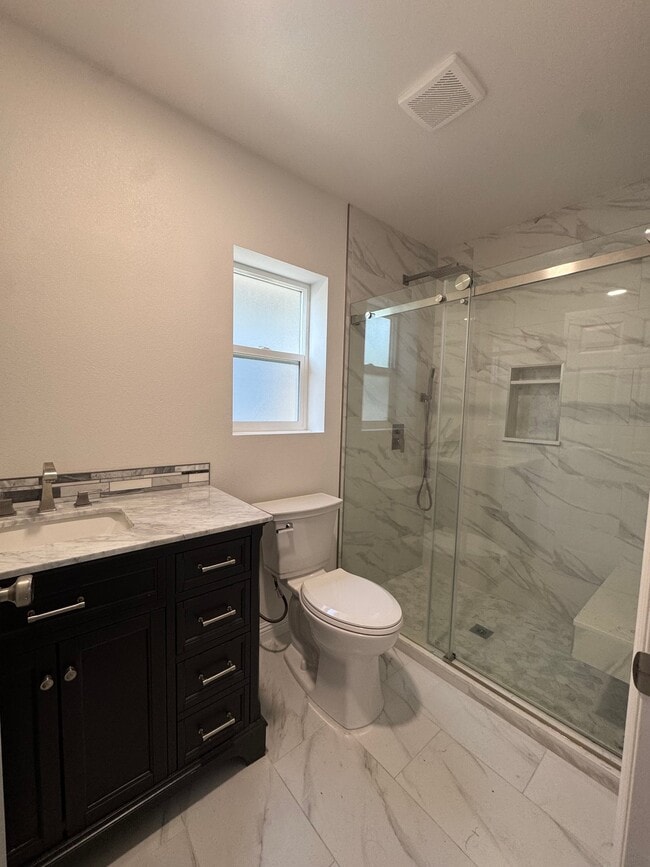 Photo - 1289 W 27th St