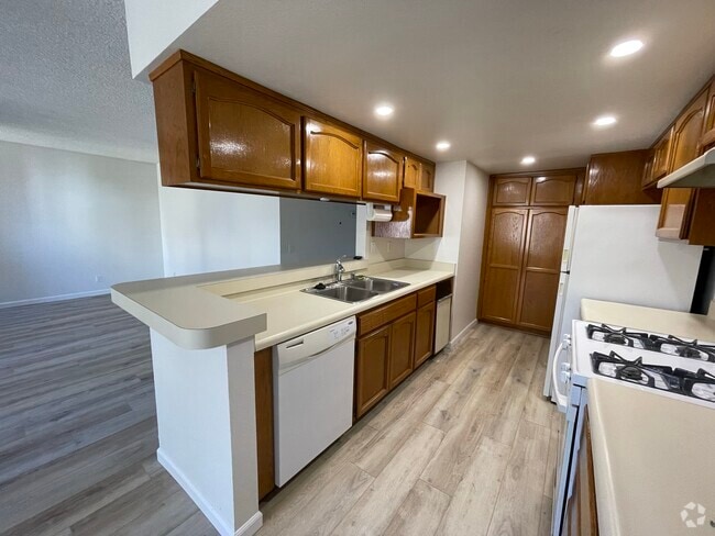 Building Photo - 6033 Estelle St Rental