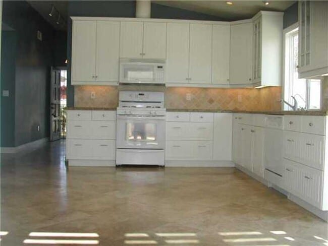 Photo - 131 Nixon Cir