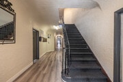 Lobby - Stylish and Spacious Apartment