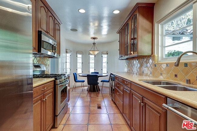 Photo - 6630 Colgate Ave
