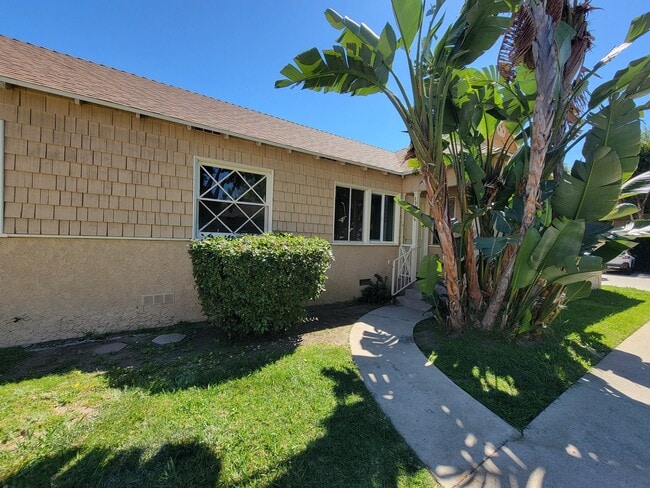 Building Photo - 13626 Leadwell St