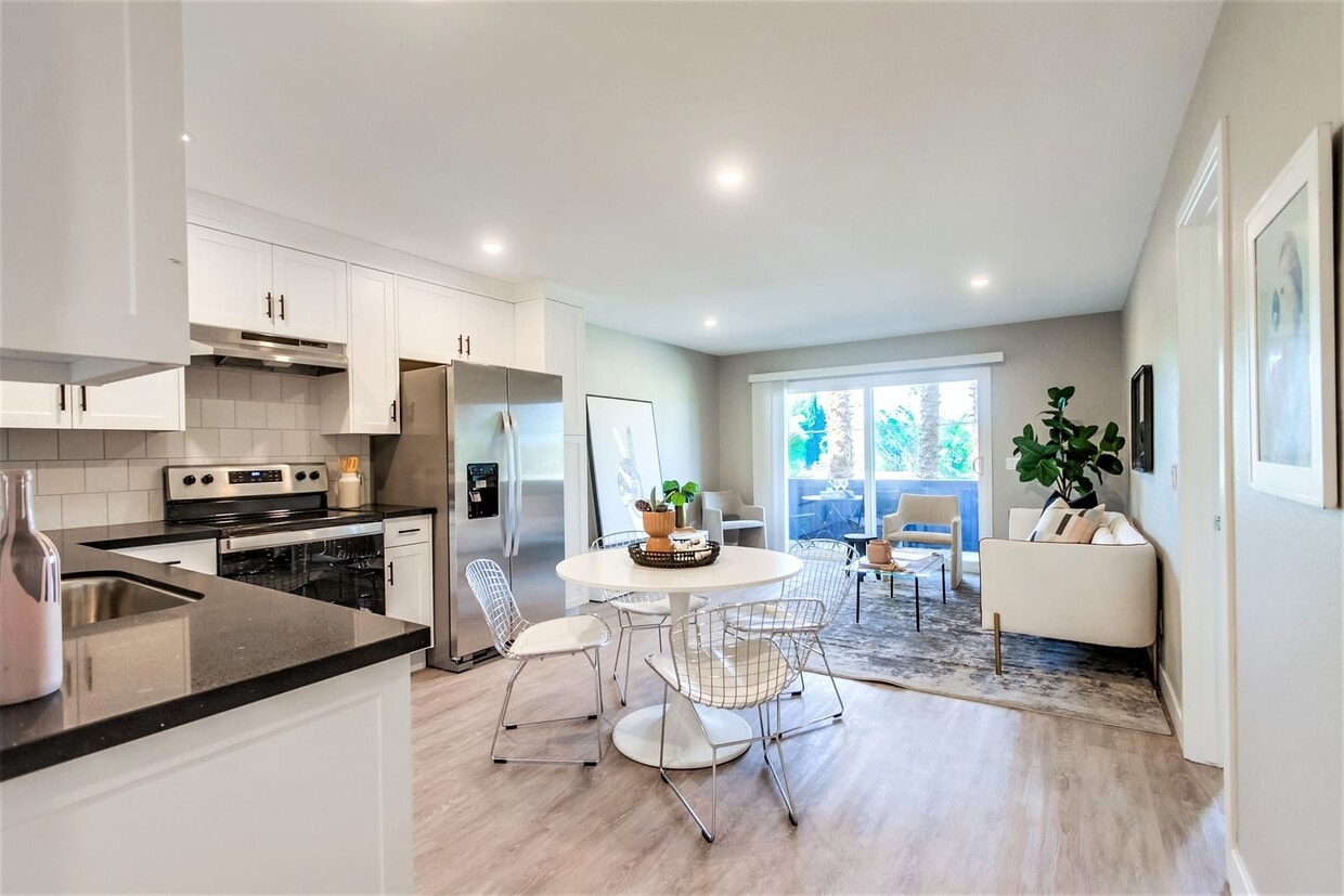 Floor Plan - 3 Bed 2.5 Bath - Downstairs Corner Unit Type