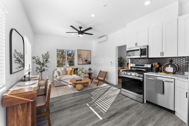 Building Photo - 8353 Ivory Coast Dr Unit 5