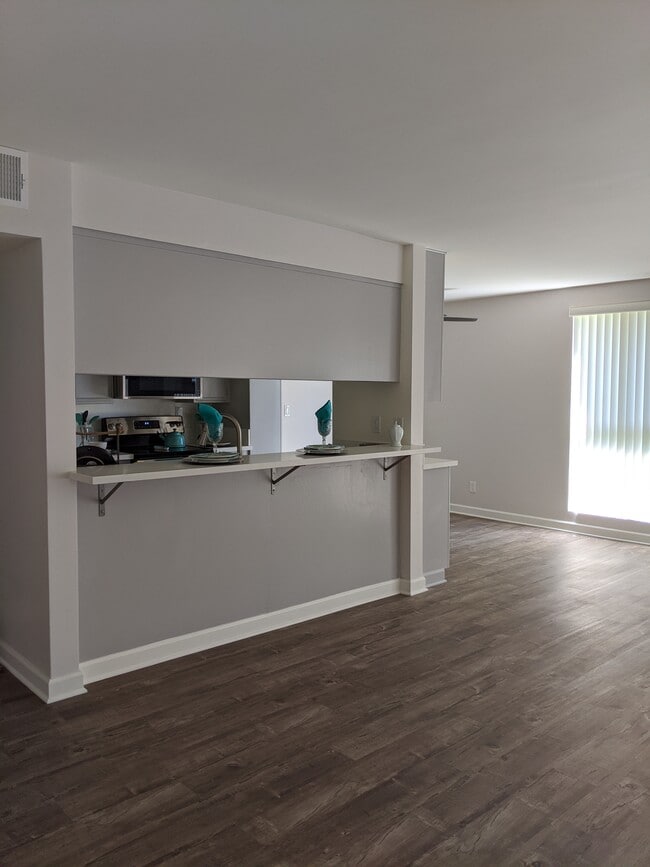 Photo - Summit Apartments