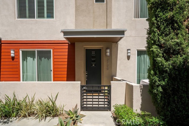 Building Photo - 5750 Acacia Ln