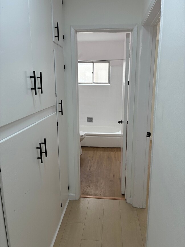 Photo - 1250 N Kingsley Dr Unit 104