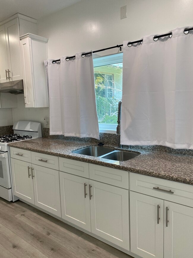 Photo - 1516 Hillside Dr