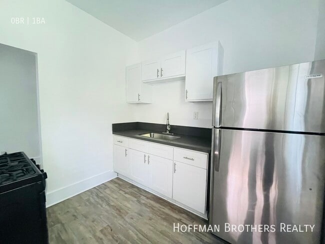 Building Photo - 939 Valencia St