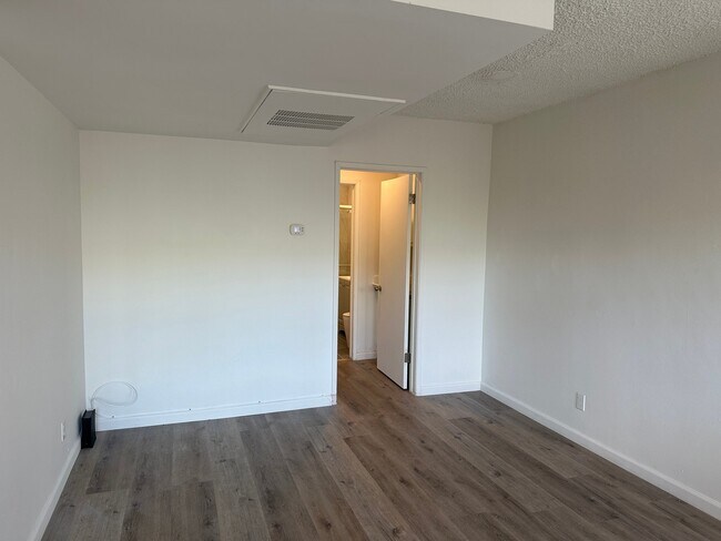 Photo - 1317 W 97th St Unit 1