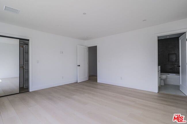 Photo - 11814 1/2 Gilmore St