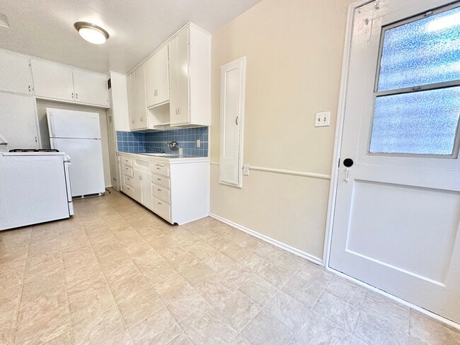 Photo - 8262 Blackburn Ave