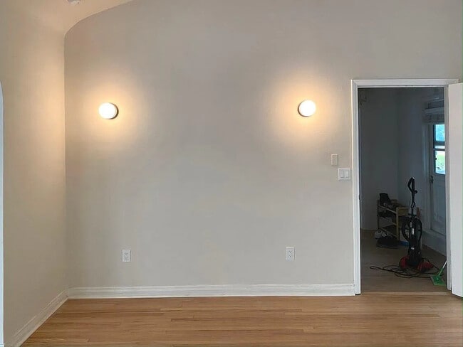 Photo - 2807 Hillcrest Dr Unit 4